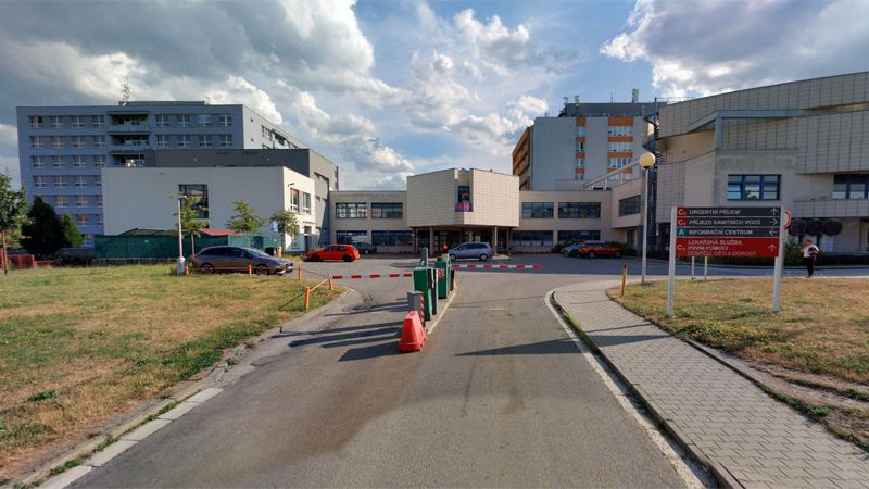 Exředitele jihlavské nemocnice, obviněného kvůli úplatkům, propustili z vazby